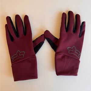 Fox Burgundy and Black M gloves